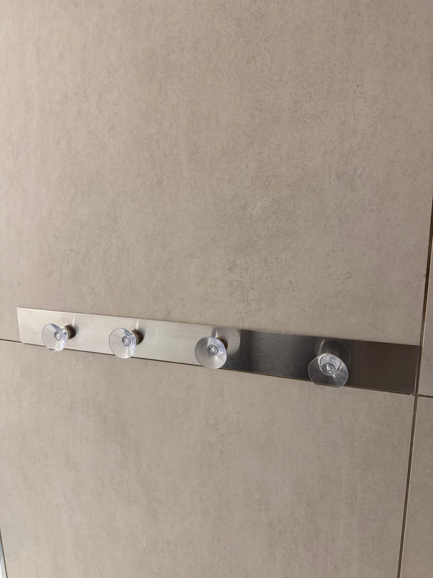 Innovatives Duschregal aus magnetischen Edelstahl, ohne Bohren